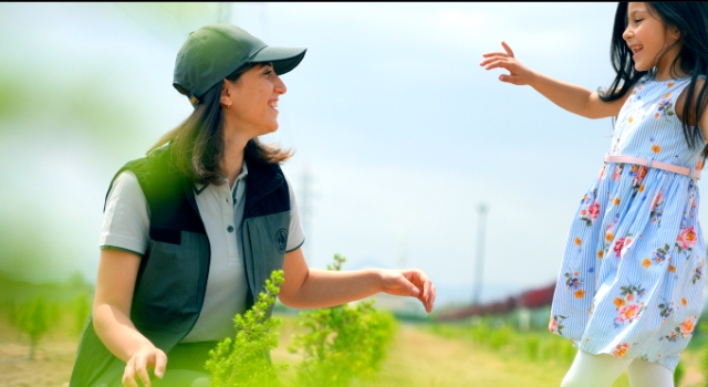 Her Anneye Bir Fidan