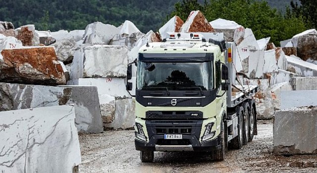 Volvo Trucks, yeni Volvo FMX ile en zorlu görevlere hazır