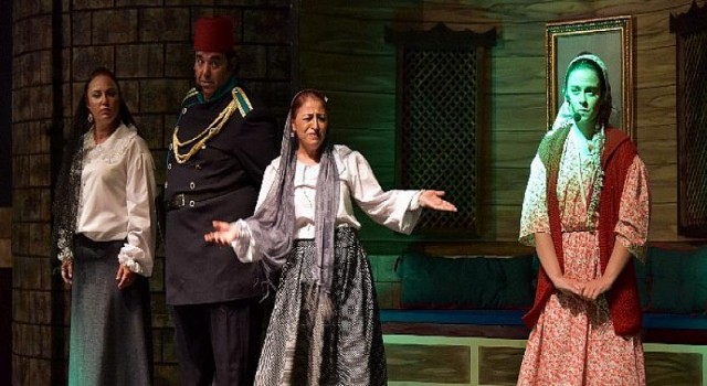 Aliağa Şehir Tiyatrosu’ndan Kahkaha Tufanı