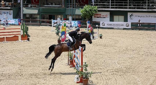 İBB Kupası engel atlama yarışması tamamladı