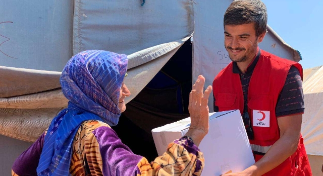 İdlib’deki Yetimlerin Yumurtaları Kızılay’dan