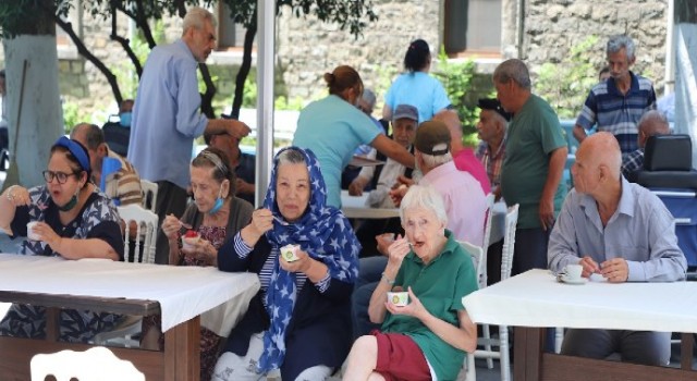 Kahve Dünyası’ndan Darülaceze Sakinlerine Bayram Sürprizi