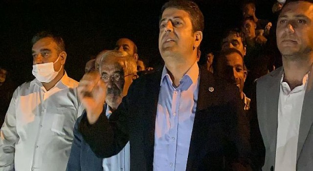 Milletvekili Tutdere gece yarısı tütün yasağı eylemine katıldı, alandı coşkuyla karşılandı