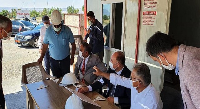 Başkan Büyükkılıç, Vali Günaydın ile Ahmet-İlmiye Büyükkılıç Okul İnşaatını İnceledi
