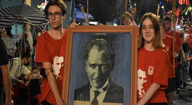 Binlerce Lüleburgazlı fener alayında yürüdü