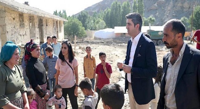 İBB’den Van’daki sel bölgesine yardım