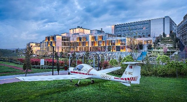 Özyeğin Üniversitesi Havacılık ve Uzay Bilimleri Fakültesi Havacılık Yönetimi ve Pilotaj Programları, Avrupa’da ve Türkiye’de akredite edilen ilk programlar oldu