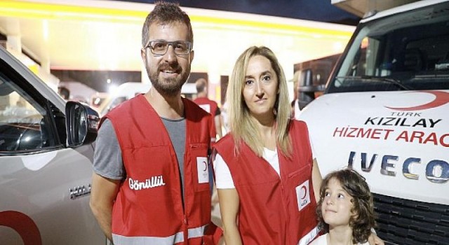 Tatile Geldi Kızılay Gönüllüsü Oldu