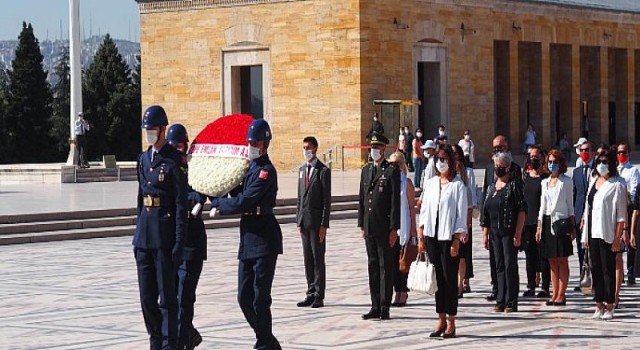 Tepe Emlak Yatırım 25. Yıl Gururunu Ata’nın Huzurunda Yaşadı