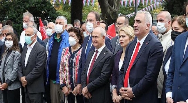 CHP’nin 98. Kuruluş Yıl Dönümü dolayısıyla CHP teşkilatı tören düzenledi