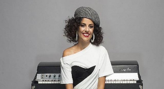 Duygu Soylu’dan yeni klip “Şımart beni”