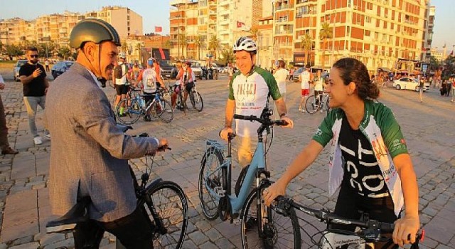 İzmir’in Dünya Miraslarını bisikletliler birleştirdi