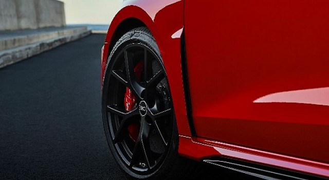 İzmit’te üretilen ‘Pirelli P Zero Trofeo R’ donanımlı yeni Audi RS 3’ten efsanevi Nürburgring pistinde yeni rekor