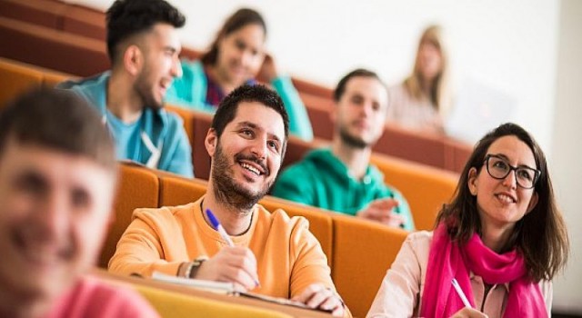 Birleşik Krallık’ta eğitim almak isteyen öğrenciler, 11 Ekim-3 Kasım arasında 30 üniversite ile birebir görüşme imkanı elde ediyor