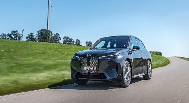 BMW’nin Elektrikli Mobilite Alanındaki Amiral Gemisi iX Ön Siparişe Açıldı