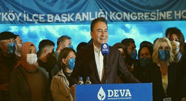 Cumhuriyet tarihinde ilk defa bu ülkenin vatandaşları bu kadar büyük bir aldatmaca içinde seçime sokuldu