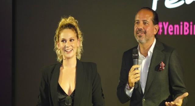 Farah Zeynep Abdullah Penti ile “Yeni Bir Ben” Dedi