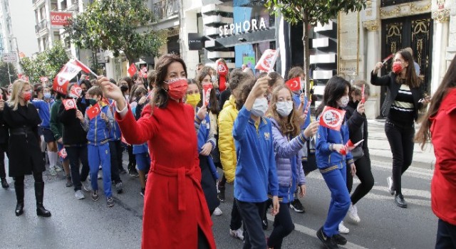 FMV Işık Okulları, Cumhuriyet Bayramı’nı Nişantaşı Sokakları’nda kutladı