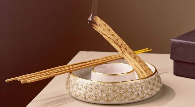 PAŞABAHÇE MAĞAZALARI’NDAN FARKLI BİR HEDİYE ALTERNATİFİ; MUDRA MERMER TÜTSÜ SETİ