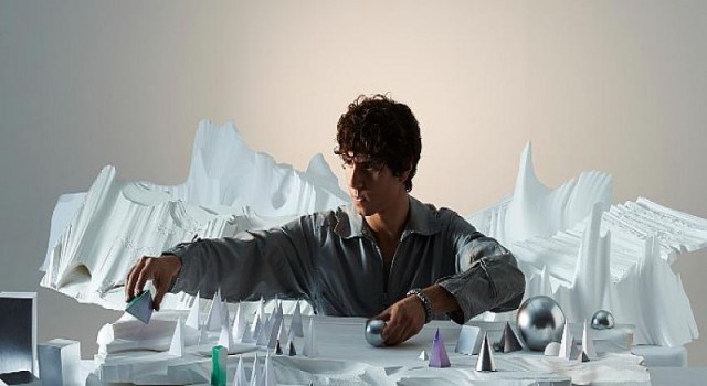 Yükselen Fransız elektro-pop akımının en yetenekli temsilcilerinden Kazy Lambist 100 Music katkılarıyla 23 Ekim’de Zorlu PSM’de