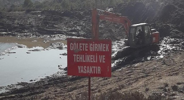 Aydın Büyükşehir Belediyesi sulama göletlerini temizleyerek hayata döndürüyor