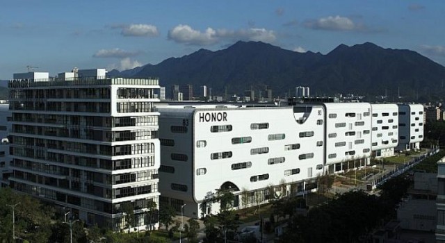 HONOR her 28,5 saniyede bir akıllı telefon üretebilecek