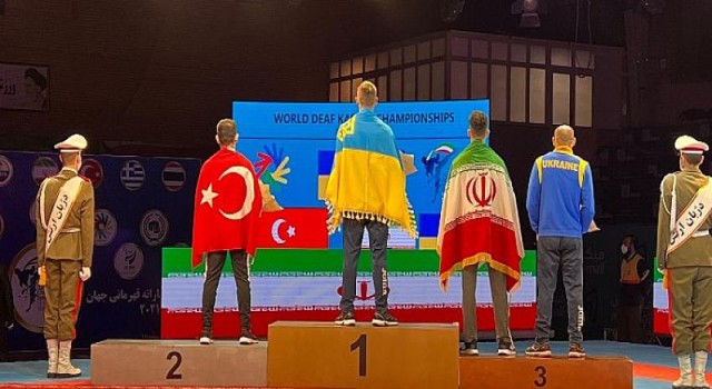 Kağıtspor Karatede Dünya Şampiyonu