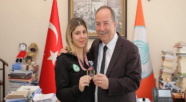 Başkan Gürkan, ”Melda ile gurur duyuyoruz”