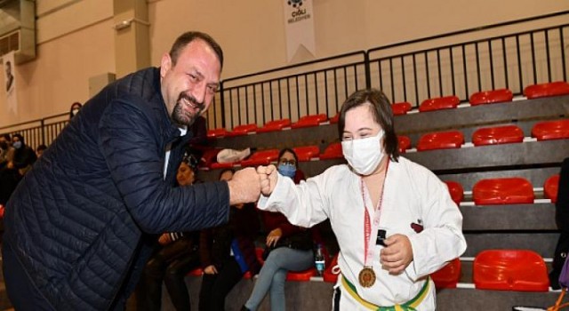 Çiğli Engelleri Birlikte Aşıyor