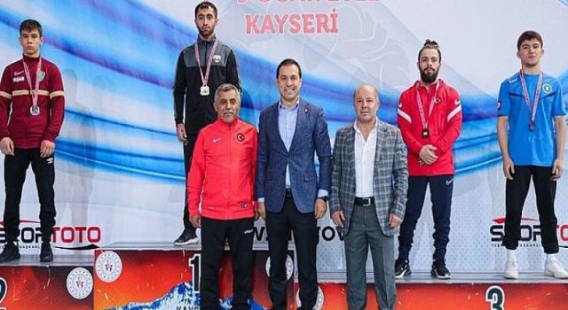 Konya Büyükşehir Belediyespor sporcularından Güreşte ve Atletizmde 3 Madalya