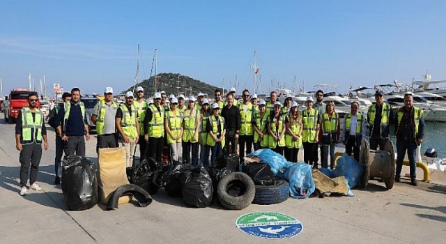 Balıkçı Barınağı’nda 200 kg atık toplandı