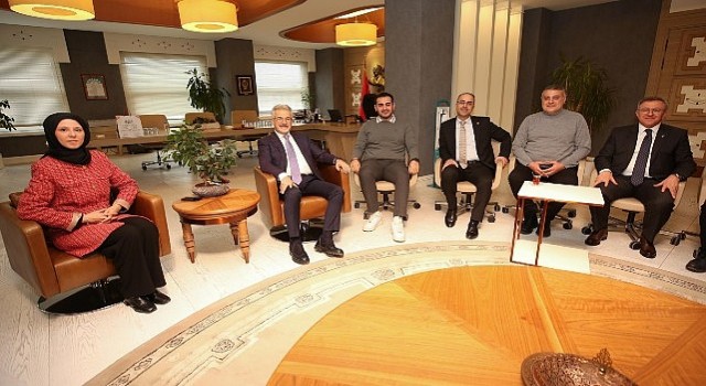 CHP Bursa Gençlik Kollarından Başkan Erdeme ziyaret