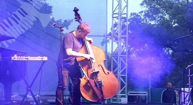 Caz tutkunları Nilüferde enstrümanların tınısıyla huzur buldu