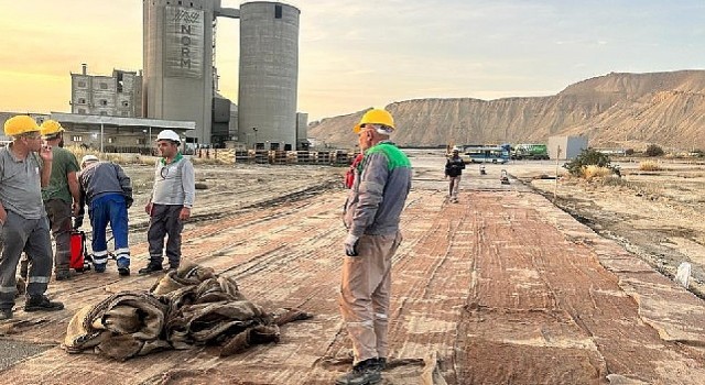 Türkçimento Azerbeycana beton yol uygulamaları konusunda destek veriyor 