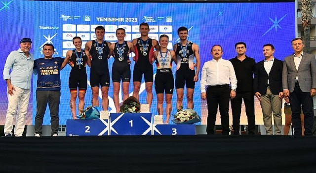 25 ülkeden 280 sporcu Yenişehir Avrupa Triatlon Kupası;nda mücadele etti