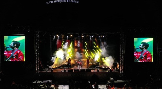 Aydın büyükşehir Belediyesi;nden muhteşem 100. Yıl konseri