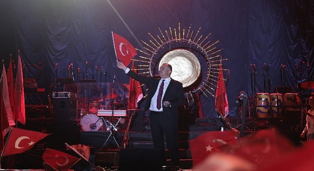 Çankayada kırmızı beyaz şenlik