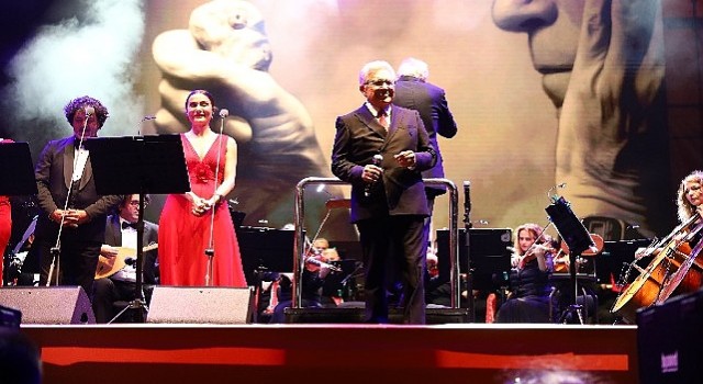 Kadıköy, Cumhuriyet;in 100. Yılını yüz binlerce kişiyle kutladı