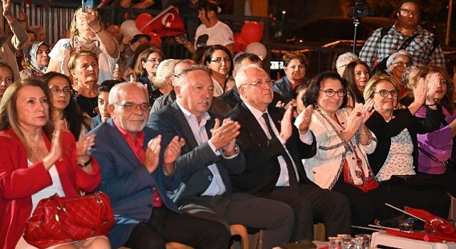 Karabağlar Belediyesi ve ADD Şubesinin düzenlediği 100 yıl kutlaması coşkuyla yapıldı