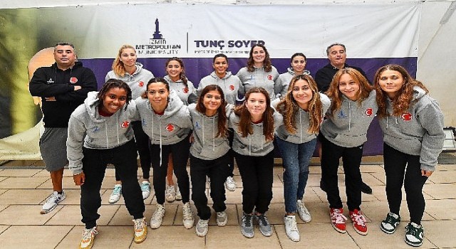 Sutopunda tarihi başarı kazanan İzmir ekibi gözünü finale dikti