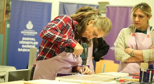 İBB den kadınlara marangozluk eğitimi