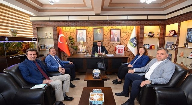 Sandıklı İlçe Milli Eğitim Müdürü Hüseyin Eroğlu ve beraberindeki heyet, Belediye Başkanımız Adnan Öztaşa hayırlı olsun ziyaretinde bulundu