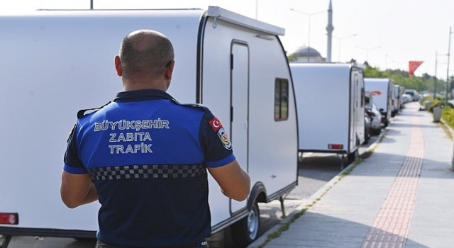 İzmir Büyükşehir Belediyesi nden karavan işgaline önlem