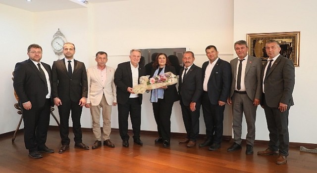 Karacasu Belediye Başkanı Mustafa Büyükyapıcıdan Aydın Büyükşehir Belediye Başkanı Özlem Çerçioğlu;na nezaket ziyaretinde bulundu
