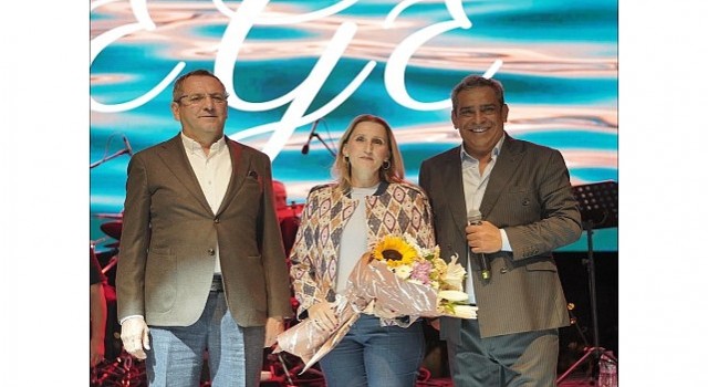 20. Ayvalık Uluslararası Zeytin Hasat ve Turizm Festivalinde müzik dolu gece...