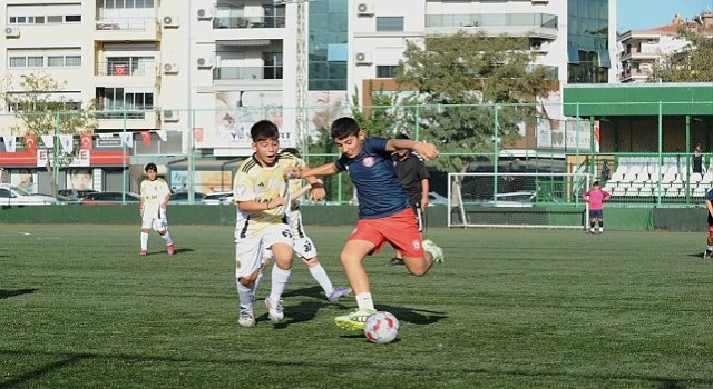 Atatürkün çocukları Cumhuriyet Kupası için sahaya çıktı