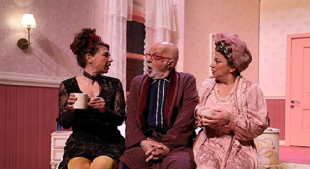 Şehrin Tiyatrosu “Yatak Odası Komedisi” Oyunuyla Maltepede