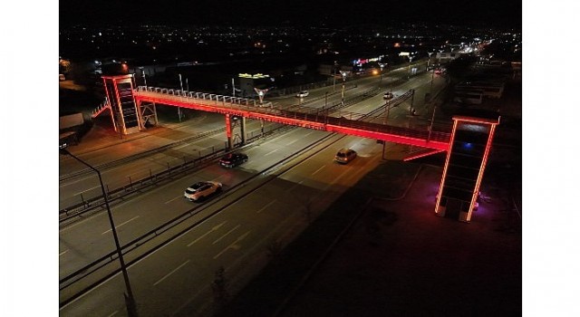 Büyükşehirden kadına şiddete karşı turuncu mesaj
