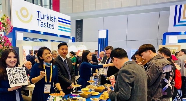 Türk ihraç ürünleri Çin in batısına Urumçi den doğusuna Şanghay dan girecek