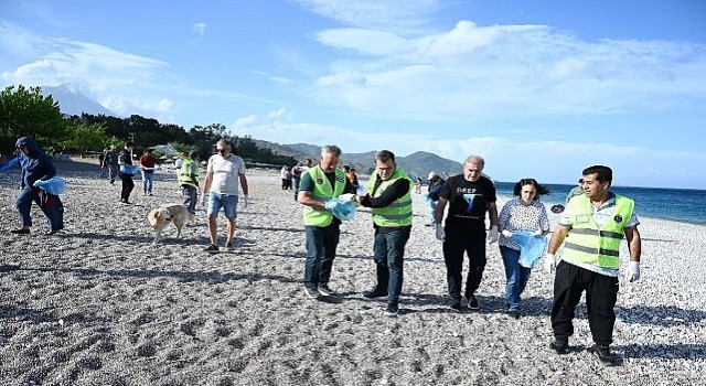 Çıralı da sahil temizliği